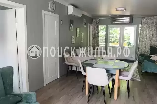 Частный сектор «Двухэтажный коттедж Средиземье»