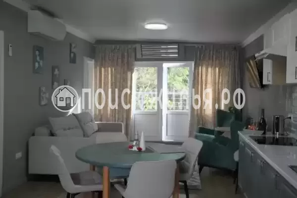 Частный сектор «Двухэтажный коттедж Средиземье»