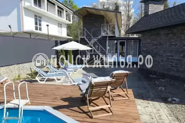 Частный сектор «Двухэтажный коттедж Средиземье»