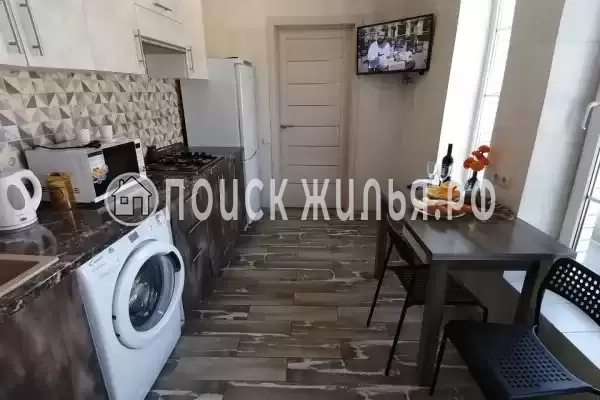 «На 4-й Новоселовской»