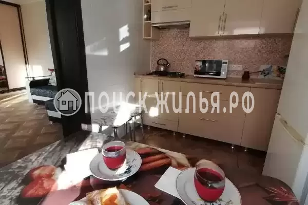 «На 4-й Новоселовской»