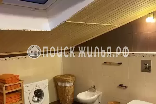 Частный сектор «Мансардный этаж в центре»