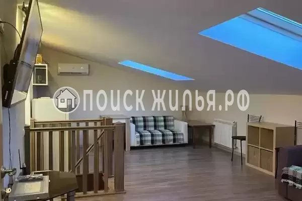 Частный сектор «Мансардный этаж в центре»