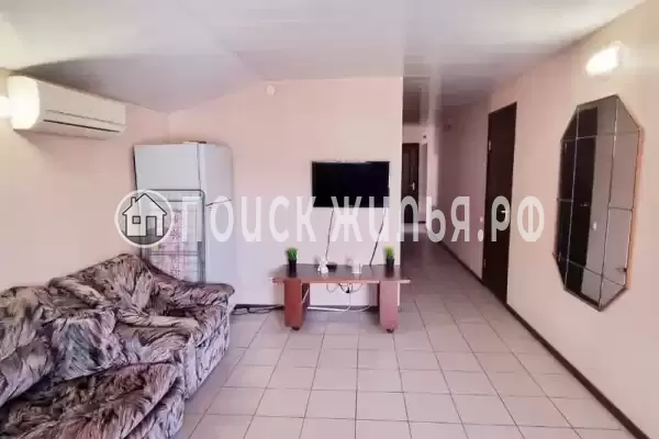 Частный сектор «Часть дома с отдельным входом для большой компании»