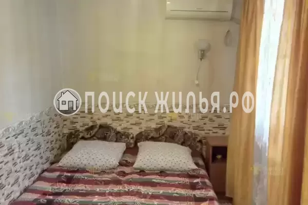 «На Набережной 11»