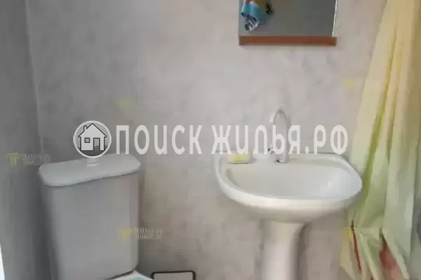 «На Набережной 11»