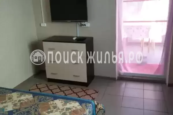 «На Набережной 11»