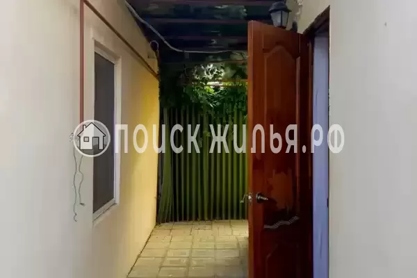 «На Набережной 11»