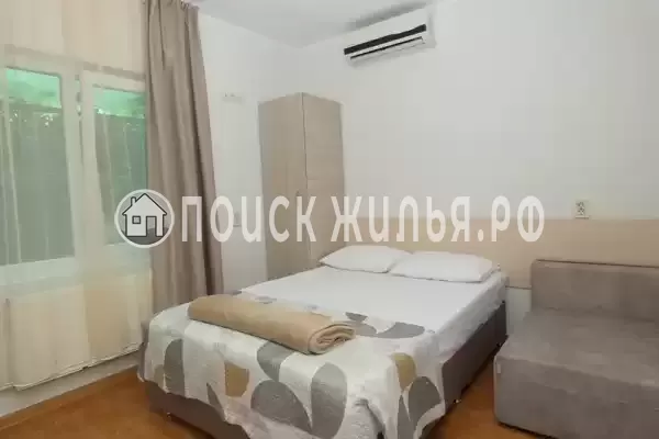 «На горького»