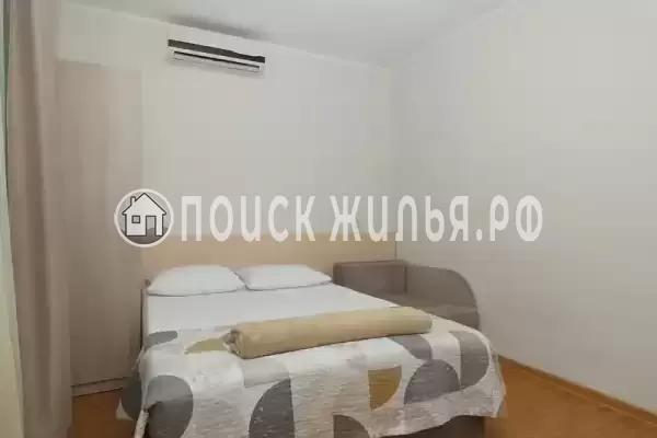 «На горького»