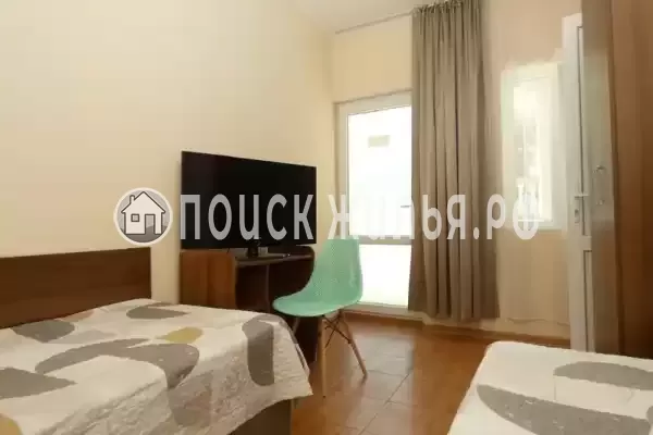 «На горького»