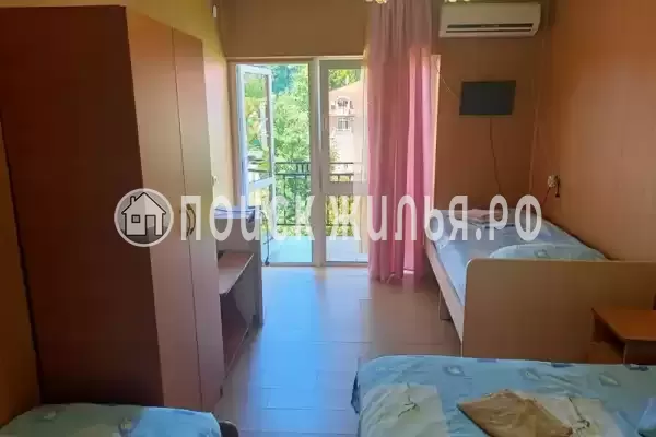 «У Ларисы»