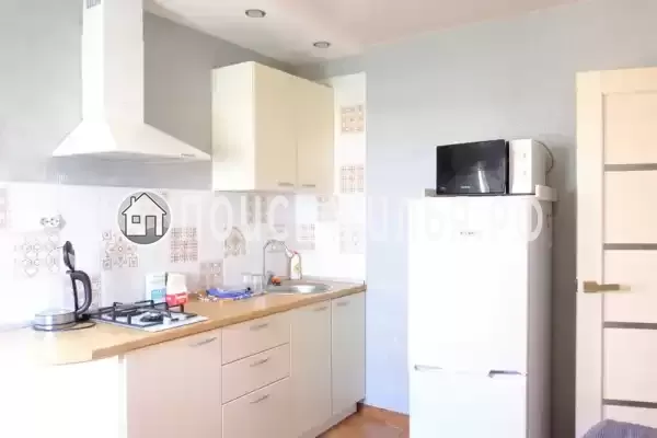 «На Толстого 32а»