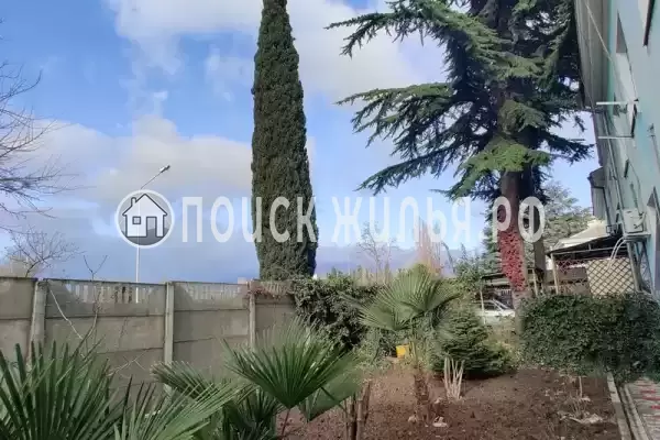 Квартира «С отдельным входом и двором» Квартира «С отдельным входом и двором»