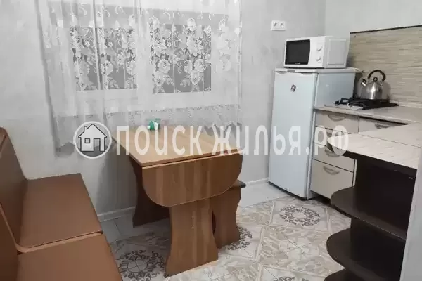 «Под шелковицей» «Под шелковицей»