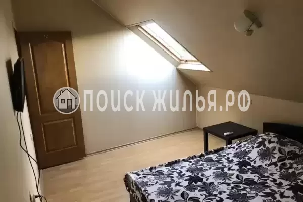 «Под соснами»