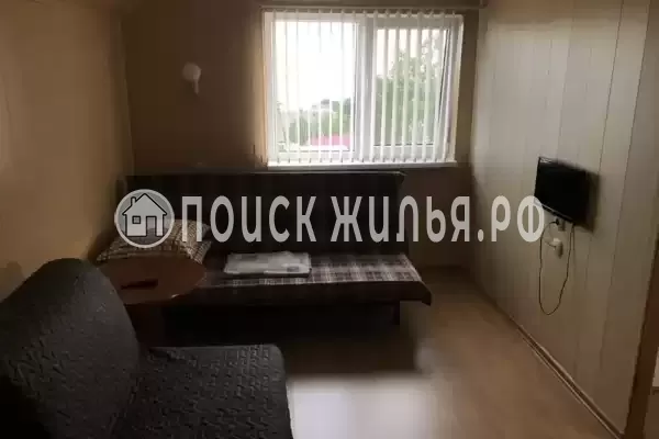 «Под соснами»