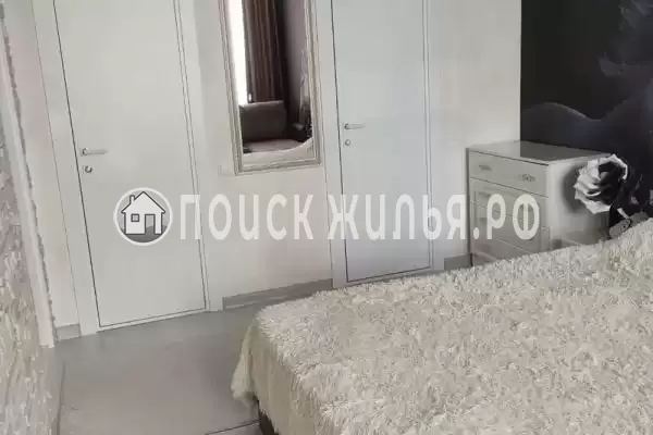 Частный сектор «3-х этажный таунхаус в эко-курорте Тюльпановка»