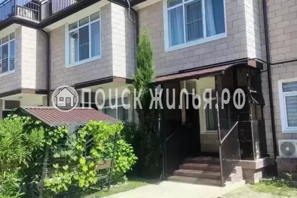 Частный сектор «3-х этажный таунхаус в эко-курорте Тюльпановка»