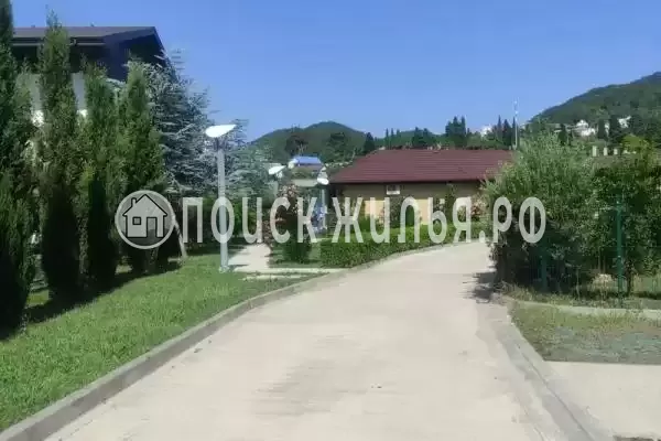 Частный сектор «3-х этажный таунхаус в эко-курорте Тюльпановка»