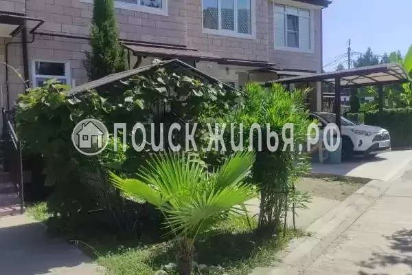 Частный сектор «3-х этажный таунхаус в эко-курорте Тюльпановка»