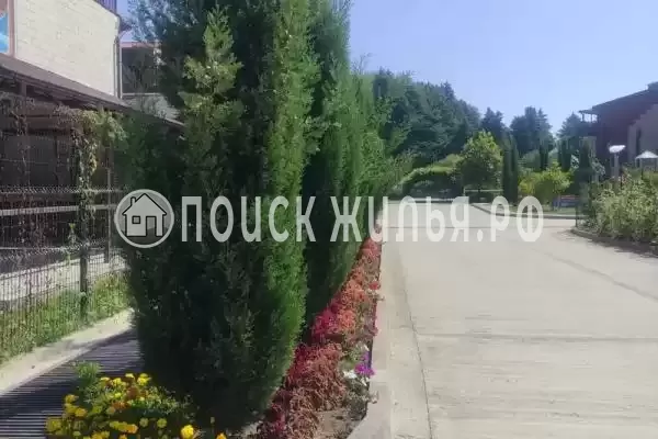 Частный сектор «3-х этажный таунхаус в эко-курорте Тюльпановка»