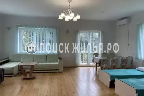 Частный сектор «Трехэтажный коттедж»