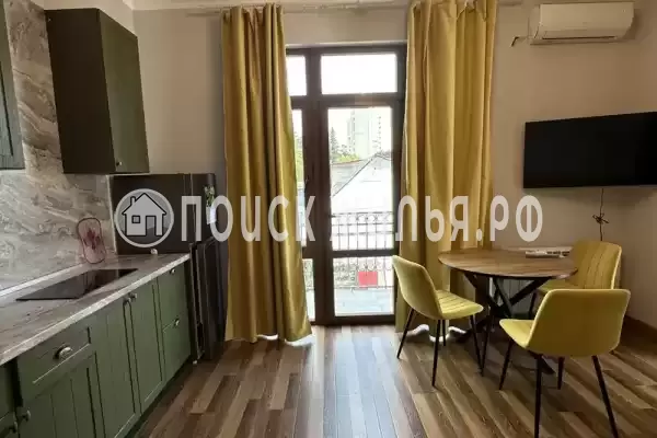 Апартаменты «Трехкомнатные апартаменты на Изумрудной» Апартаменты «Трехкомнатные апартаменты на Изумрудной»