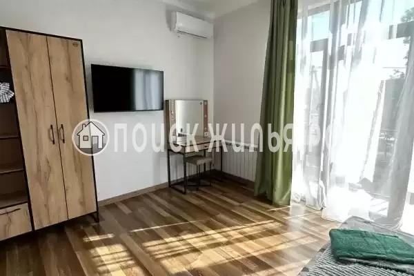 Апартаменты «Трехкомнатные апартаменты на Изумрудной» Апартаменты «Трехкомнатные апартаменты на Изумрудной»