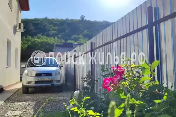 Частный сектор «Дом у моря в окружении гор» Частный сектор «Дом у моря в окружении гор»