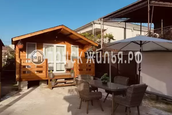 Частный сектор «Домик со всеми удобствами в центре»