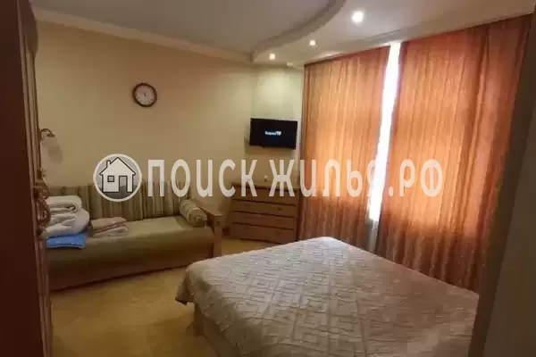 Частный сектор «Дом на Самариной, до 10+3 человек»