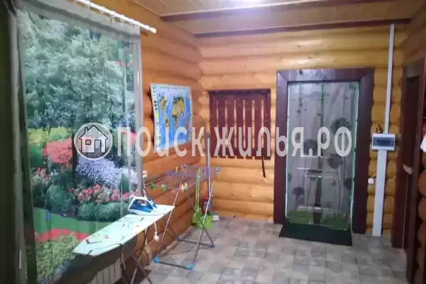 Частный сектор «Бревенчатый дом в лесу у моря»