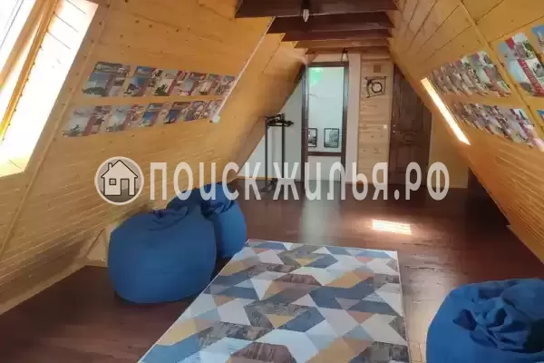 Частный сектор «Бревенчатый дом в лесу у моря»