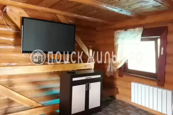 Частный сектор «Бревенчатый дом в лесу у моря»