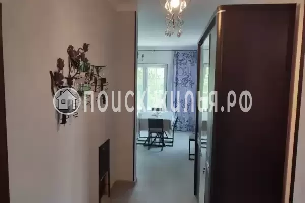 Частный сектор «Бревенчатый дом в лесу у моря»