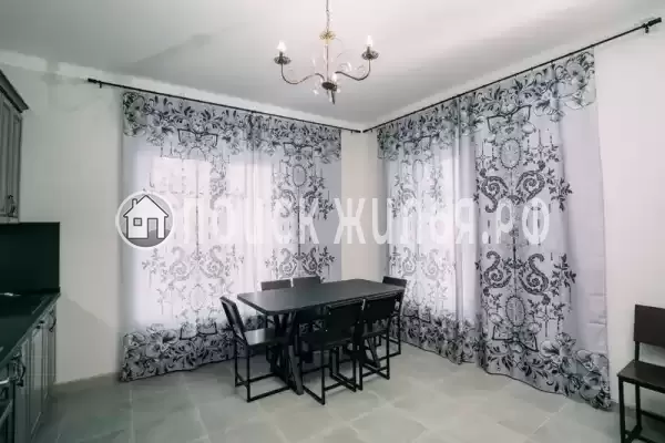 Частный сектор «Бревенчатый дом в лесу у моря»