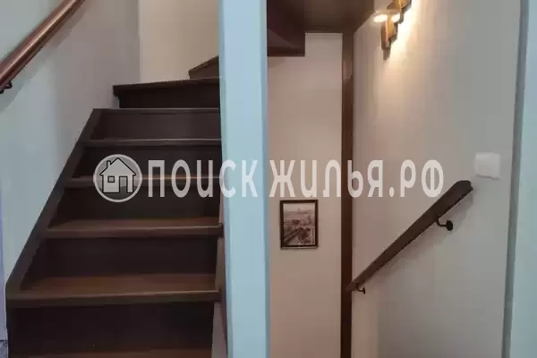 Частный сектор «Бревенчатый дом в лесу у моря»