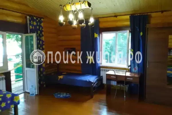 Частный сектор «Бревенчатый дом в лесу у моря»