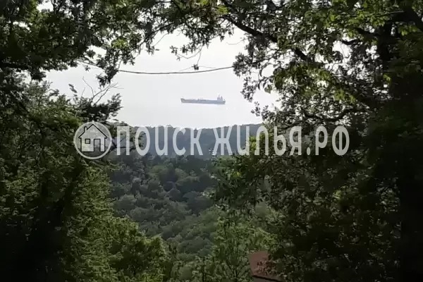 Частный сектор «Бревенчатый дом в лесу у моря»