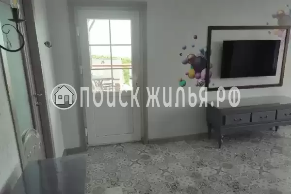 Частный сектор «Бревенчатый дом в лесу у моря»