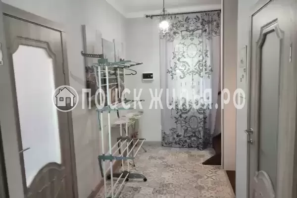 Частный сектор «Бревенчатый дом в лесу у моря»