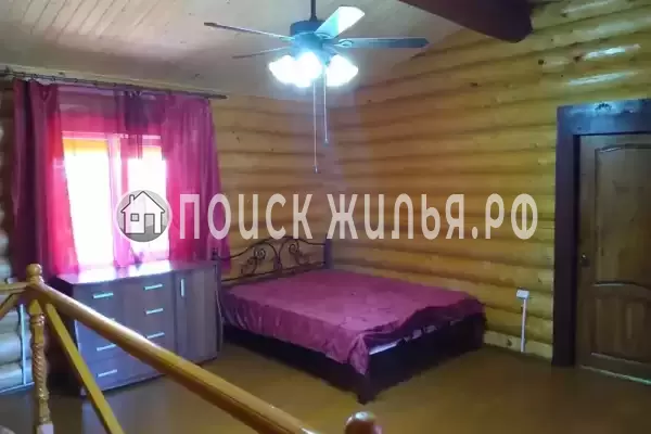 Частный сектор «Бревенчатый дом в лесу у моря»