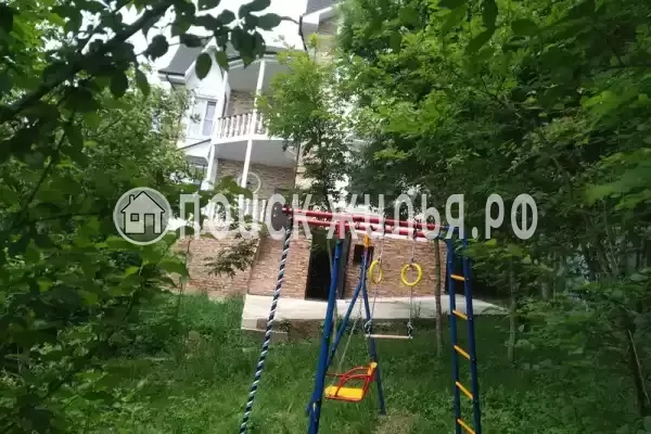 Частный сектор «Бревенчатый дом в лесу у моря»