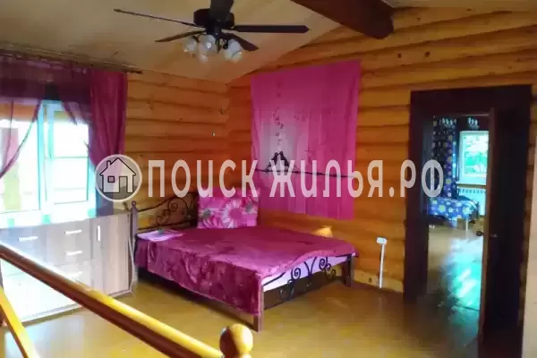 Частный сектор «Бревенчатый дом в лесу у моря»