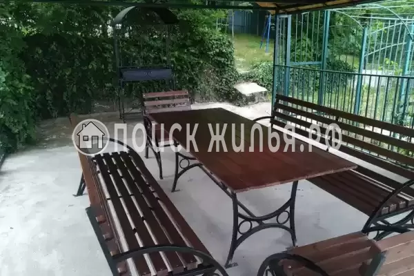 Частный сектор «Бревенчатый дом в лесу у моря»