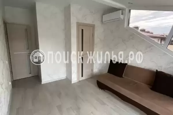 Частный сектор «Трёхэтажный таунхаус в 5 минутах от моря»