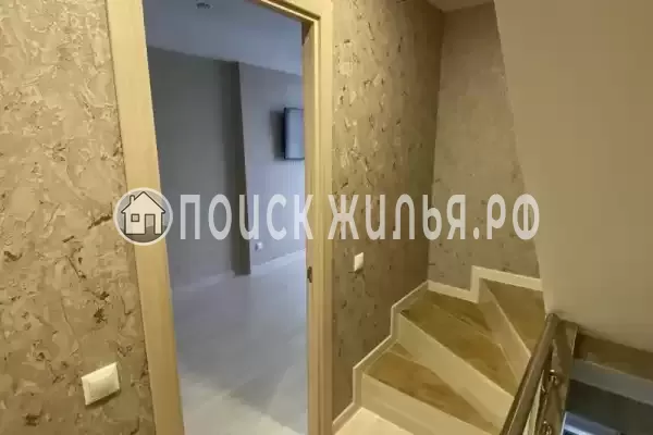 Частный сектор «Трёхэтажный таунхаус в 5 минутах от моря»