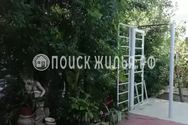 Частный сектор «Дом с садом»