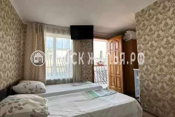 «В 50 метрах от моря»